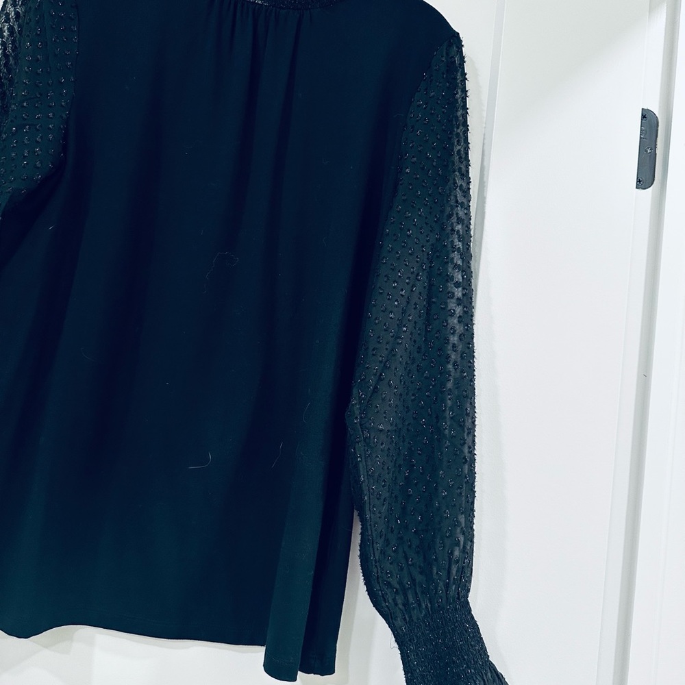 Beautiful top high neck long sleeves